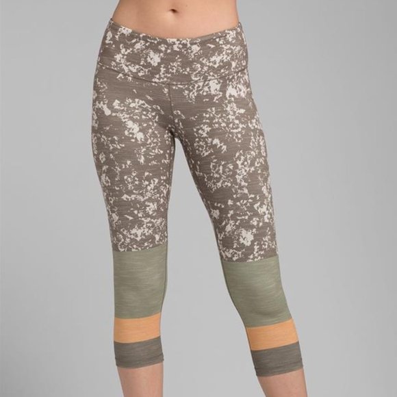 Prana Pillar Moisture Wick Workout Capri Leggings - Picture 3 of 9
